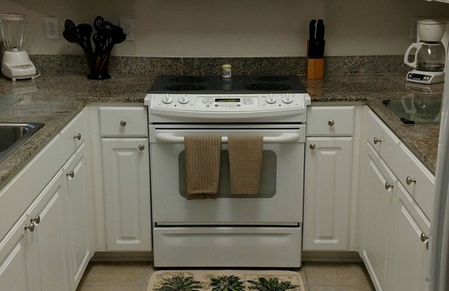 Gulf Shores Condo | Beautiful renovated condo in courtyard overlooking the pool 2nd floor
