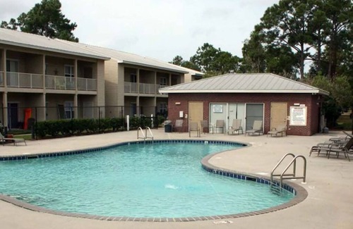 Gulf Shores Condo | Beautiful renovated condo in the courtyard right beside pool 1st floor