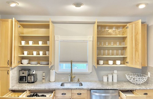 Marlborough House | Beautiful Renovated CASTLE 5Bedrooms 2bath near BOSTON
