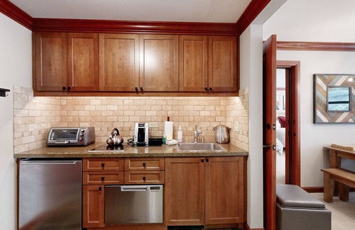 Olympic Valley Condo | Beautiful resort condos with pool, hot-tub, ski-in/ski-out, WiFi