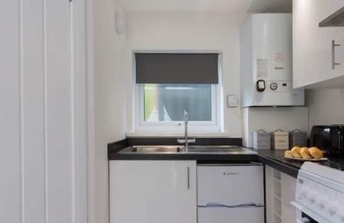St Austell House | Beautiful Retreat for 2. Near Eden, Heligan & the coast.