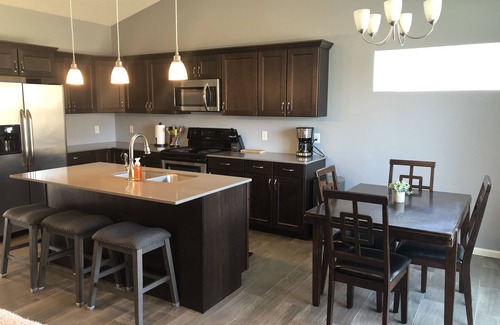Washburn House | Beautiful retreat for multi-family fun - 1 mile from Lost Island Amusement Park!