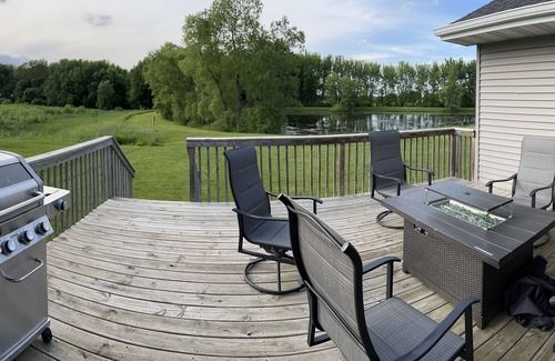 Washburn House | Beautiful retreat for multi-family fun - 1 mile from Lost Island Amusement Park!