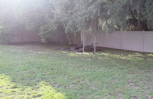 Eustis House | Beautiful retreat, hot tub & outdoor living space.