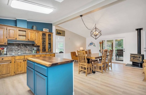 Cascade House | Beautiful River Front Home