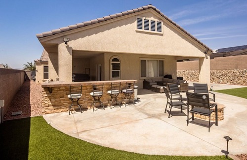 Fort Mohave House | Beautiful River Resort with Pool!