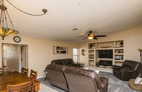 Fort Mohave House | Beautiful River Resort with Pool!