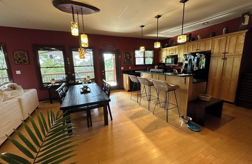 Madison House | Beautiful River Retreat Sanctuary in Nashville