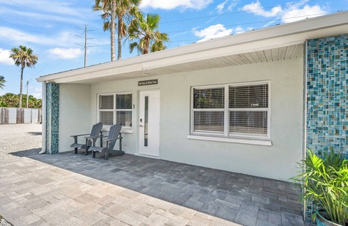 Orlando Beach Condo | Beautiful Riverfront Villa W/Private Beach Access, Fire Pit, & BBQ Grills 🩴🌊