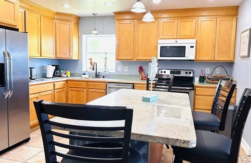 Tropic House | Beautiful riverfront home.