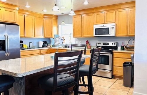 Tropic House | Beautiful riverfront home.
