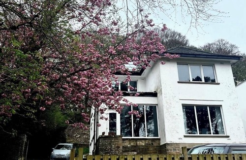 Slyne House | Beautiful Riverside 5 bedroom house - only 30 mins to The Lake District!