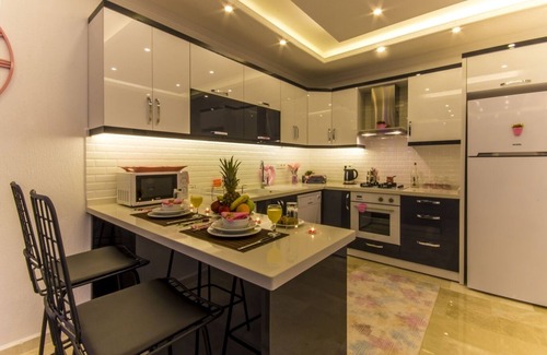 Uzumlu House | Beautiful Romantic Honeymoon Villa with Secluded Outdoor Pool