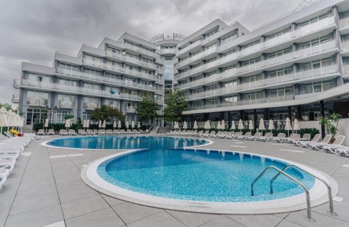 Sunny Beach Apartment | Beautiful room close to the sea and city center