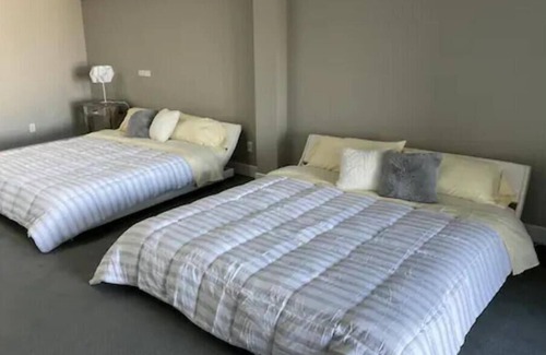 Boardman Apartment | Beautiful, Roomy, Contemporary Loft Apartment Located Above a Luxury Day Spa!