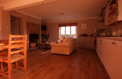 North Cadbury Cottage | Beautiful Rural Cottage With Countryside Views