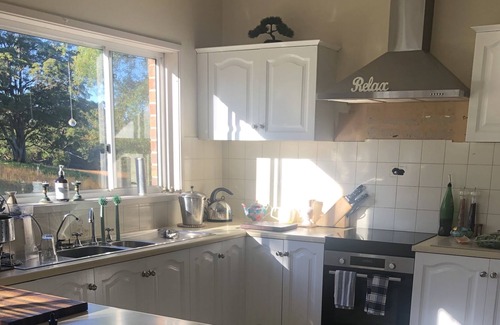 Eungai Rail House | Beautiful Rural home just off hwy and 10 mins to beach and shops.