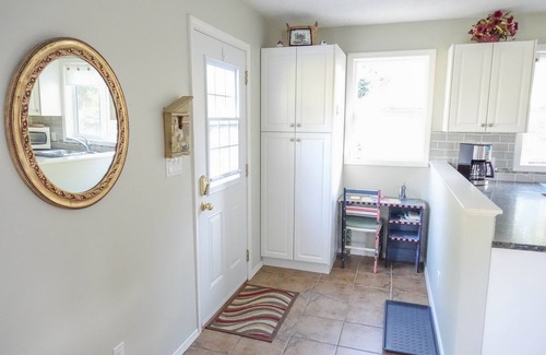 Metchosin Apartment | Beautiful Rural Metchosin upper level suite