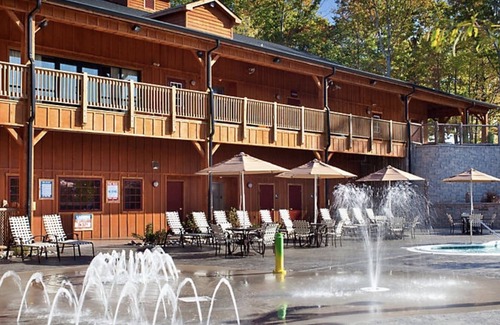 Gordonsville Resort | Beautiful Rustic 3 Bedroom Cabin with Large Deck and Grill