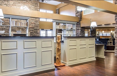 Gordonsville Resort | Beautiful Rustic 3 Bedroom Cabin with Large Deck and Grill