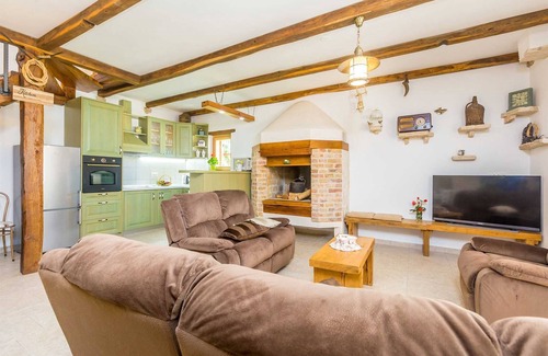 Kras House | Beautiful rustic holiday house HOJEVICA