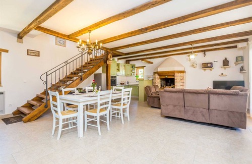 Kras House | Beautiful rustic holiday house HOJEVICA