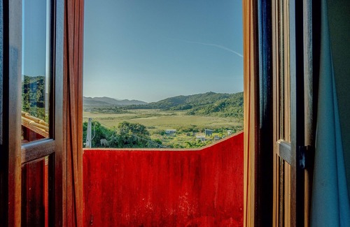 Garopaba Apartment | Beautiful Rustic House w/Pool in Garopaba Egf000