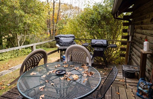 Springville Cabin | Beautiful Rustic Log Cabin Near Kentucky Lake