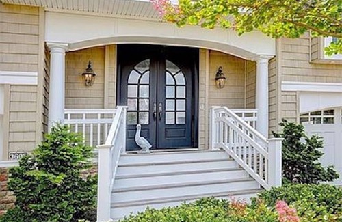 South Beach Haven House | Beautiful, Spacious Ocean Front with Hot Tub and Elevator, Ocean and Bay views!