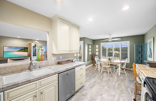San Clemente Condo | Beautiful San Clemente Beach Condo, Walking to the Sand