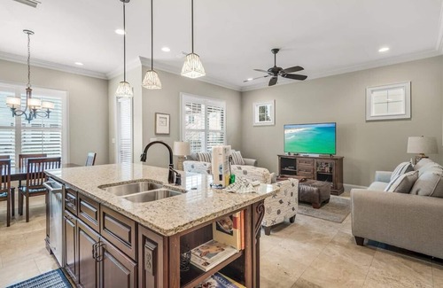 Villa Lago Villa | Beautiful Sandestin® Home! 6-Seater Golf Cart! 5 Bikes! Resort Pool Access - Bea