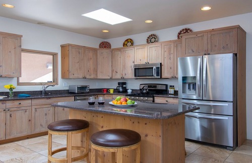 Santa Fe House | Beautiful Santa Fe Home ~ Breathtaking Views and Sunsets ~ 3.5 miles to plaza