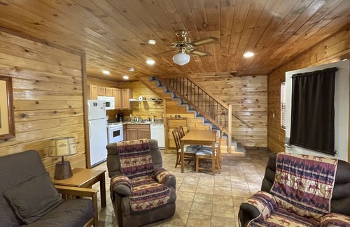 Van Buren Cabin | Beautiful Scenic River Cabin just 1/2 mile from Current River!