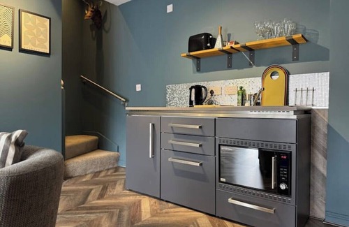 Dalry House | Beautiful Scottish mews with hot tub