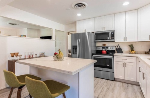 Peaceful Valley House | Beautiful Scottsdale Home w/Heated Pool+Hot Tub!