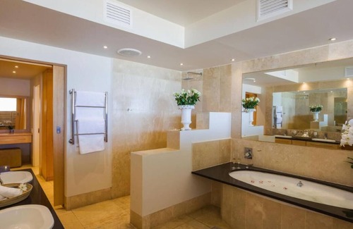 Herolds Bay House | Beautiful Sea facing room