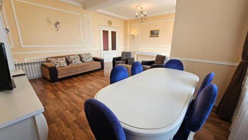 Baku Old Town Apartment | Beautiful sea view