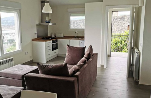 Hondarribia Apartment | Beautiful sea views in apartment with garden in Hondarribia