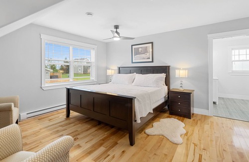 Bayview House | Beautiful seaside retreat close to Cavendish includes hot tub and pool table.