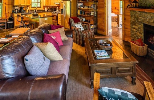 Banner Elk Cabin | Beautiful secluded cabin with outdoor pavilion