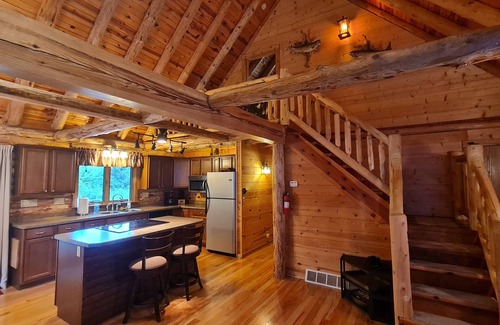 Putnam Cabin | Beautiful & Secluded Cabin by Lake Thunderbird