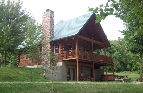 Blue Rock Cabin | Beautiful Secluded Deluxe Log Cabin Overlooking Stocked Pond