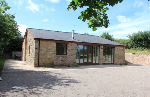 Ross-on-Wye House | Beautiful secluded Wye Valley converted barn, in woodlands