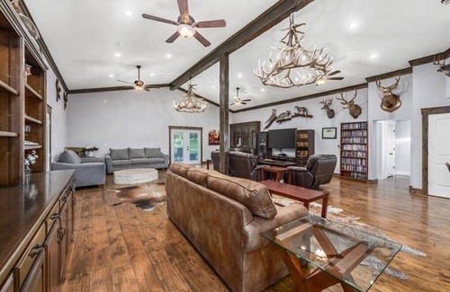Caldwell House | Beautiful secluded ranch house getaway. Pet/horse/family friendly