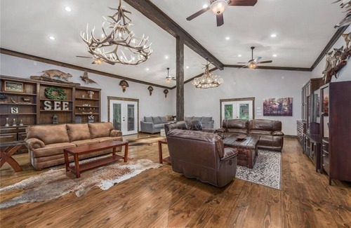 Caldwell House | Beautiful secluded ranch house getaway. Pet/horse/family friendly