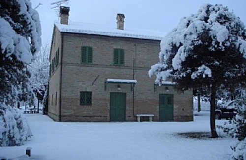 Treia Villa | Beautiful, secluded Villa & pool in large, private gardens.