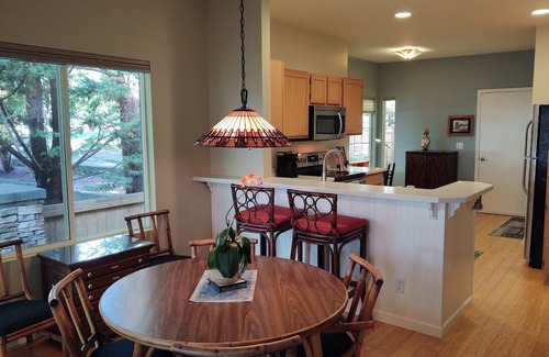 Silverdale House | Beautiful, secure, private townhouse in Silverdale.
