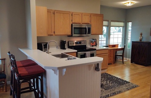Silverdale House | Beautiful, secure, private townhouse in Silverdale.