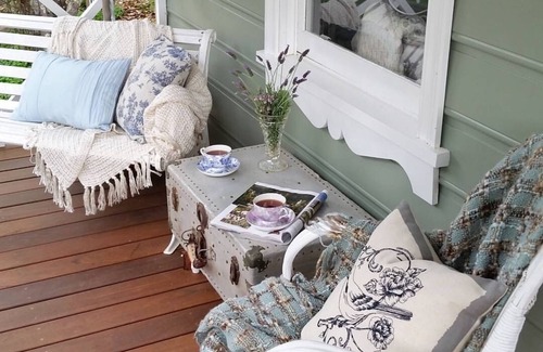 Helena Valley Cottage | Beautiful self contained cottages nestled in the picturesque Helena Valley.