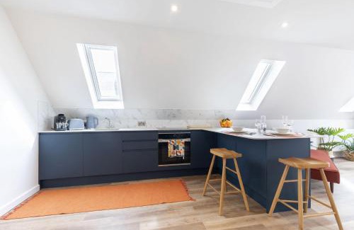 Mangotsfield House | Beautiful Self Contained Loft Studio Home in Rural Toddington